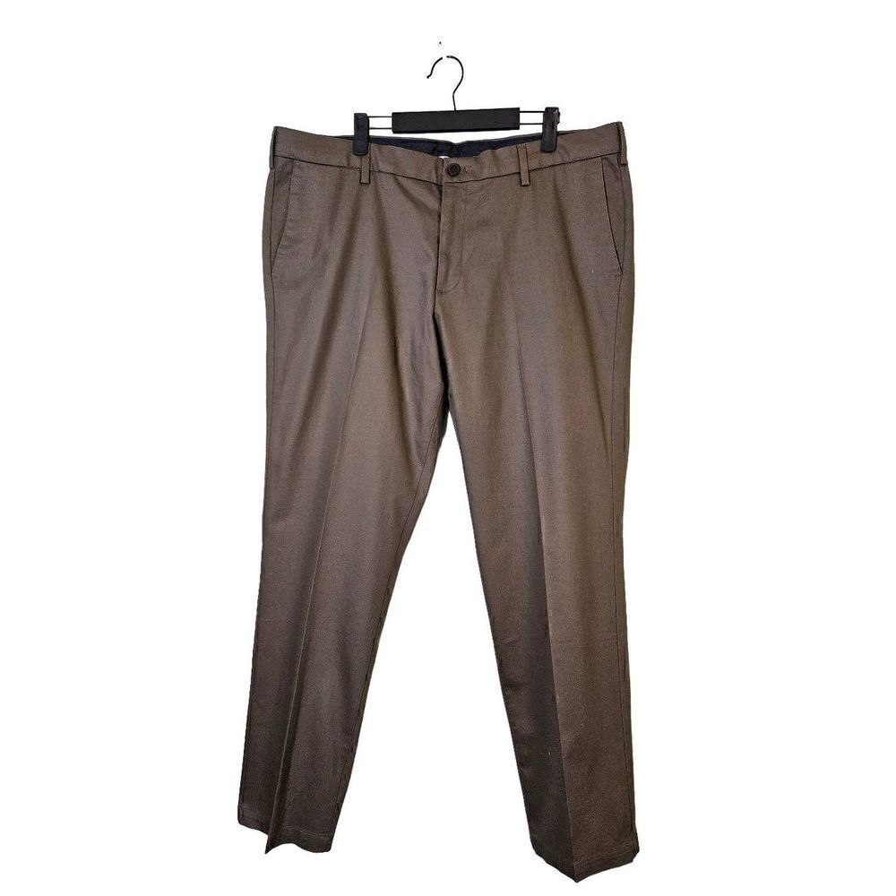 Dockers classic Khaki pants. 40X32.